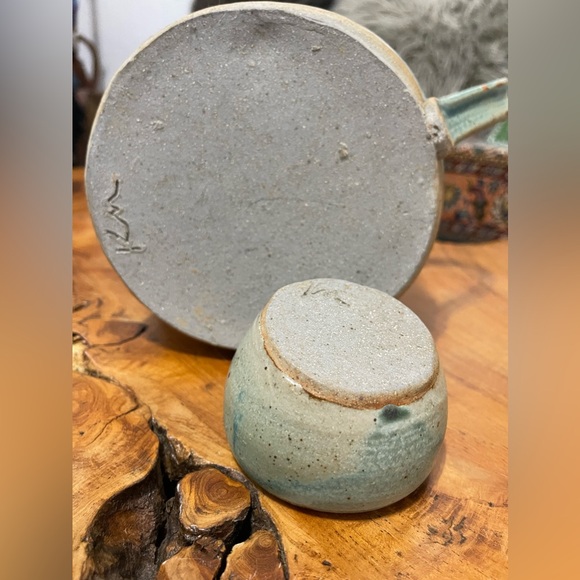 The Rusty Chai Tea Rare Unique Vintage Art Pottery Green
TeaPot Artist Signature - Picture 13 of 15